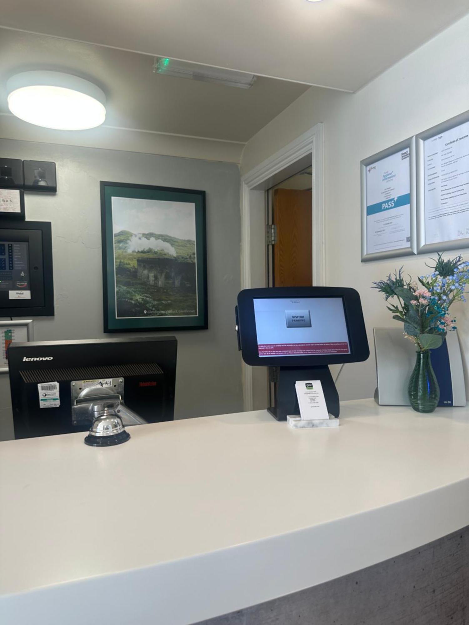 Go2 Glasgow Cumbernauld Hotel - Free Parking And Pet Friendly Bagian luar foto