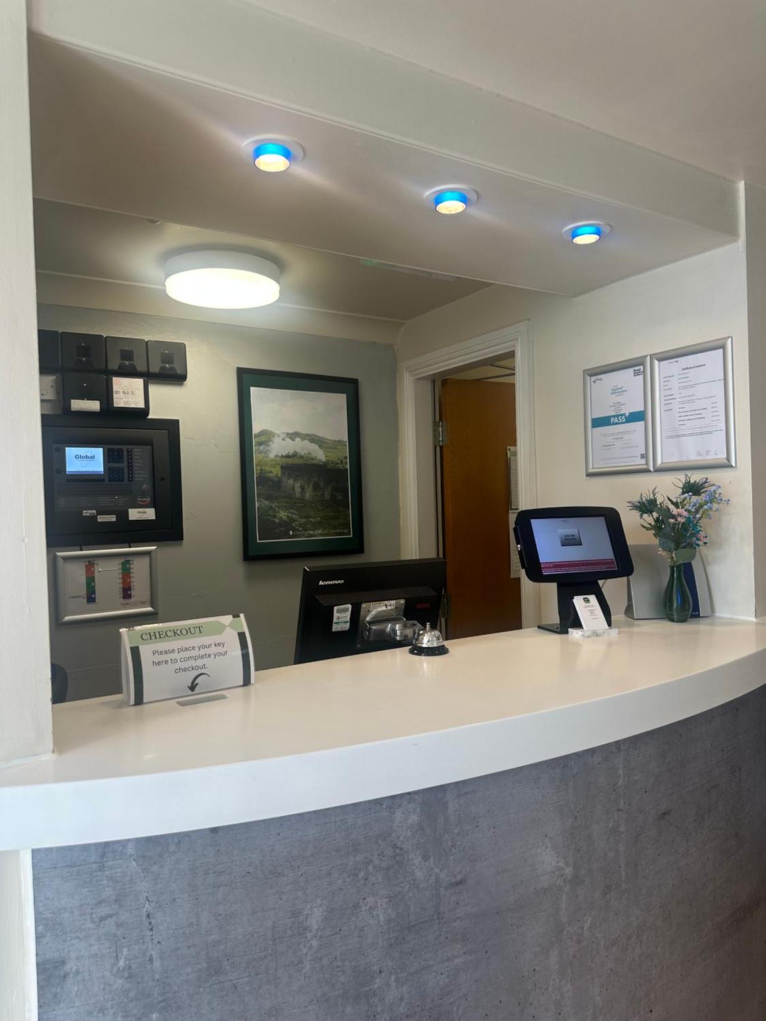 Go2 Glasgow Cumbernauld Hotel - Free Parking And Pet Friendly Bagian luar foto
