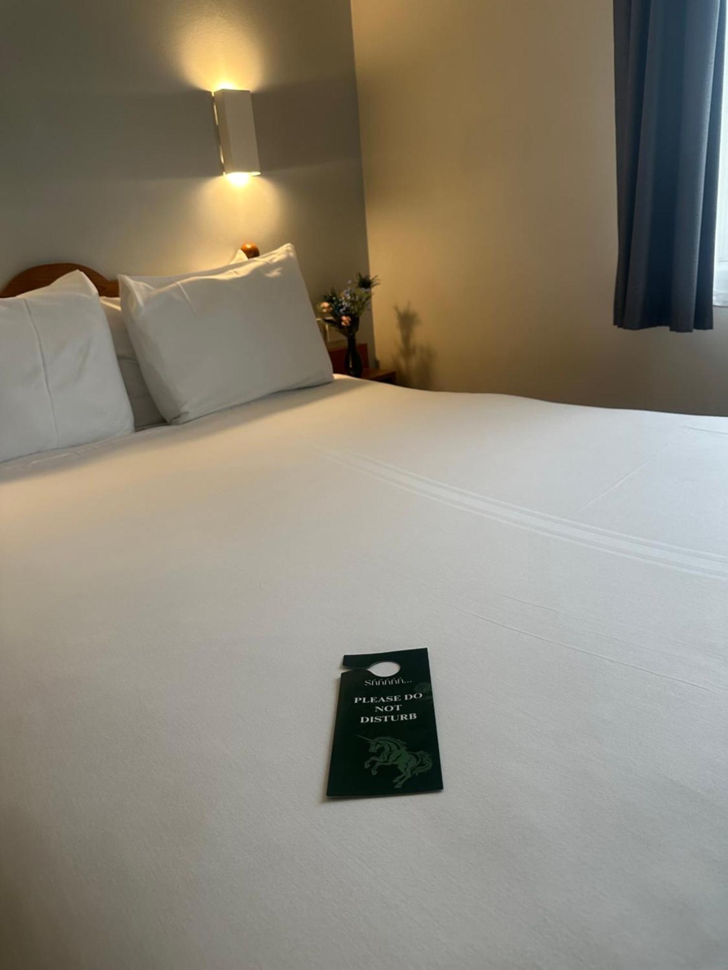 Go2 Glasgow Cumbernauld Hotel - Free Parking And Pet Friendly Bagian luar foto