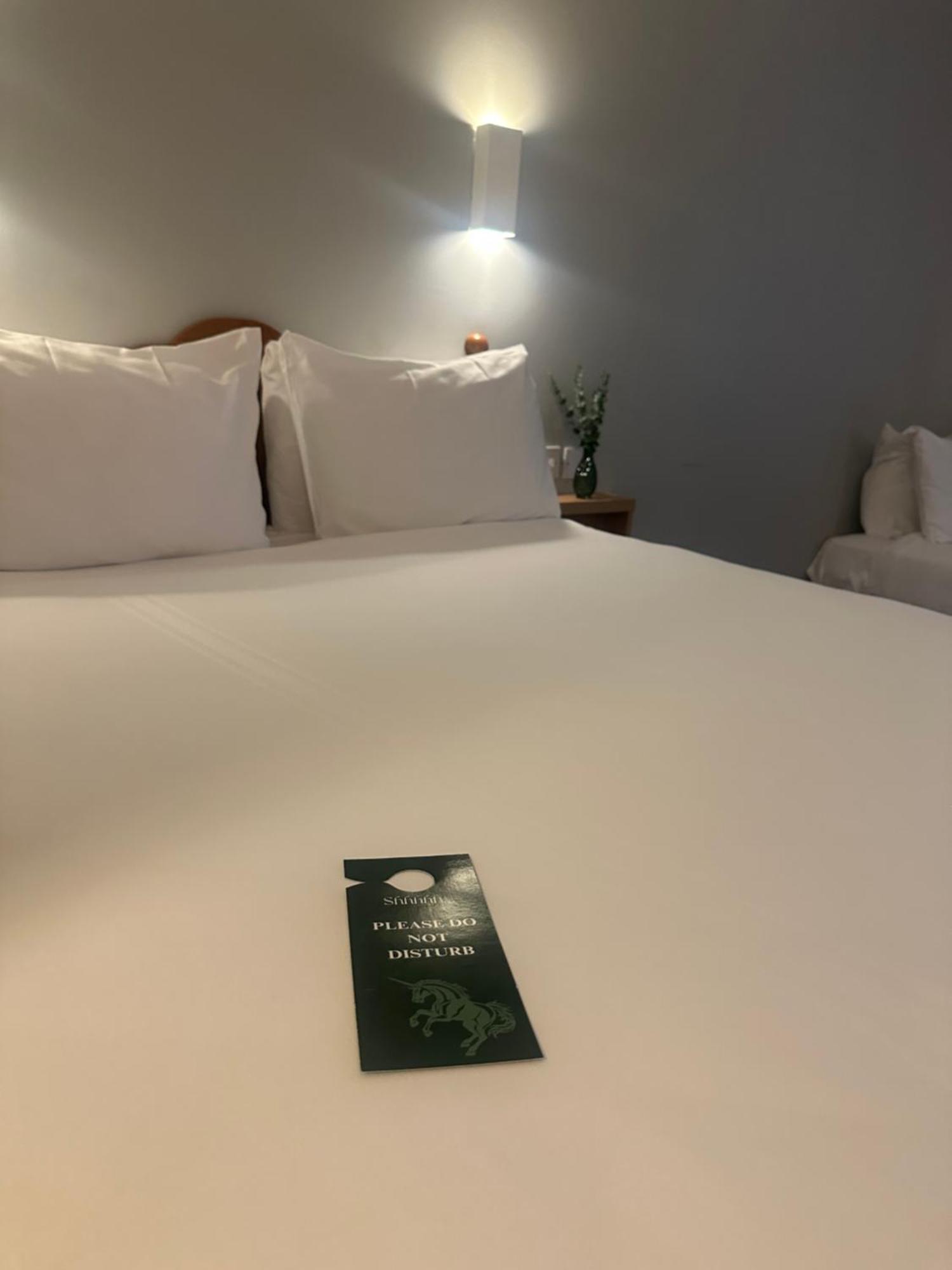 Go2 Glasgow Cumbernauld Hotel - Free Parking And Pet Friendly Bagian luar foto