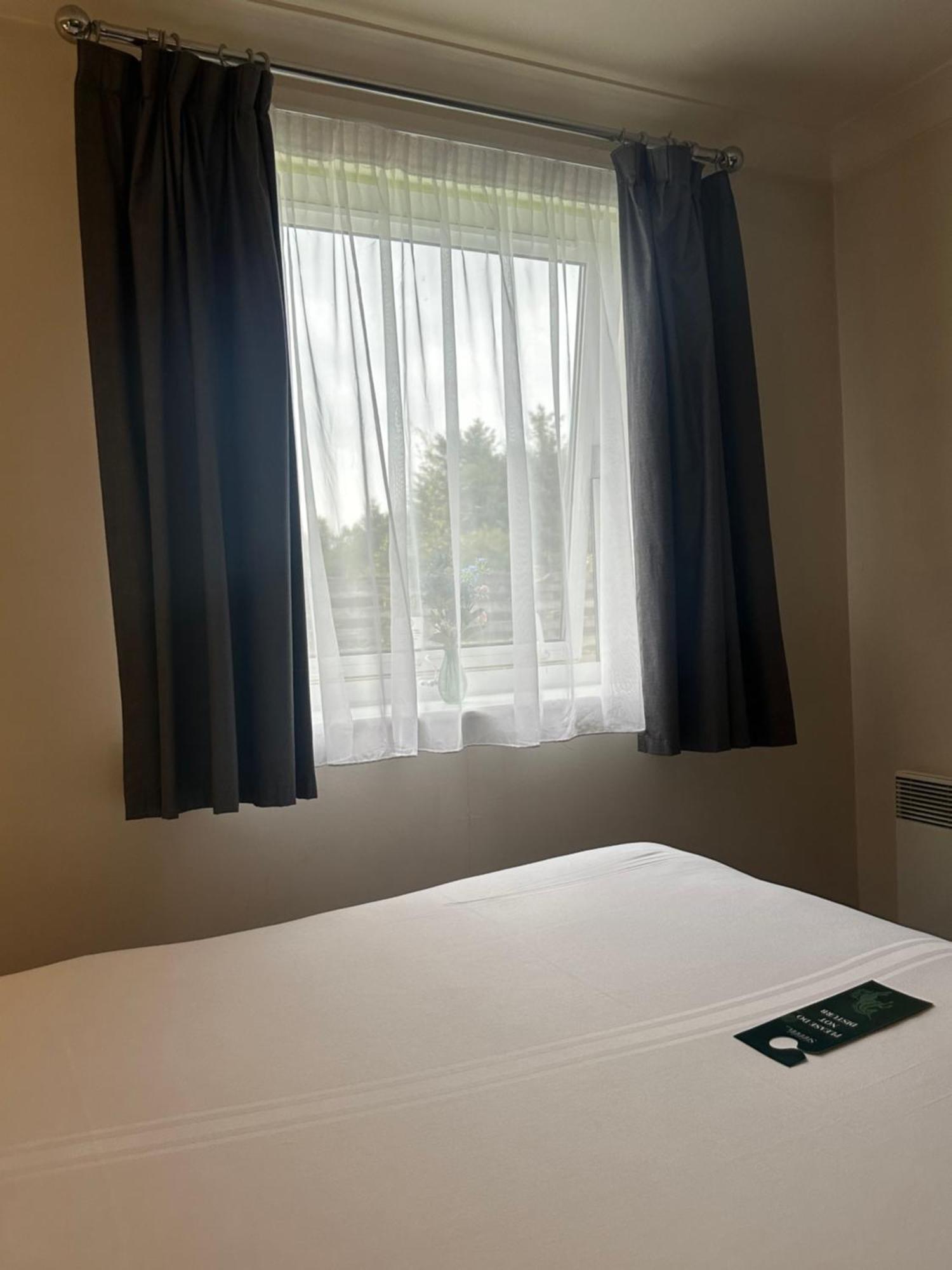 Go2 Glasgow Cumbernauld Hotel - Free Parking And Pet Friendly Bagian luar foto